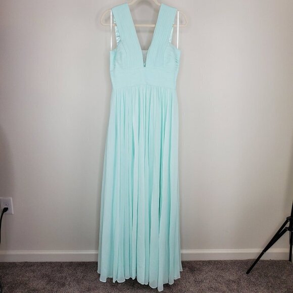 NWT Bariano Australia Claribel Pleated V Neck Maxi Dress Seafoam/Mint Gr… - Picture 1 of 15